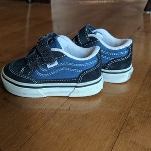 Little boys Vans size 5
